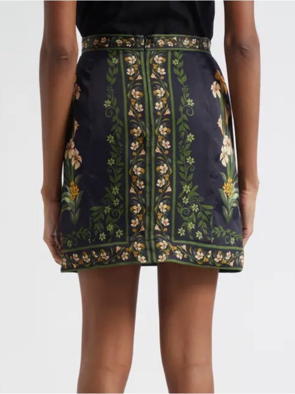 Farm Rio Flowers Arch wrap mini skirt - Picture 3 of 7